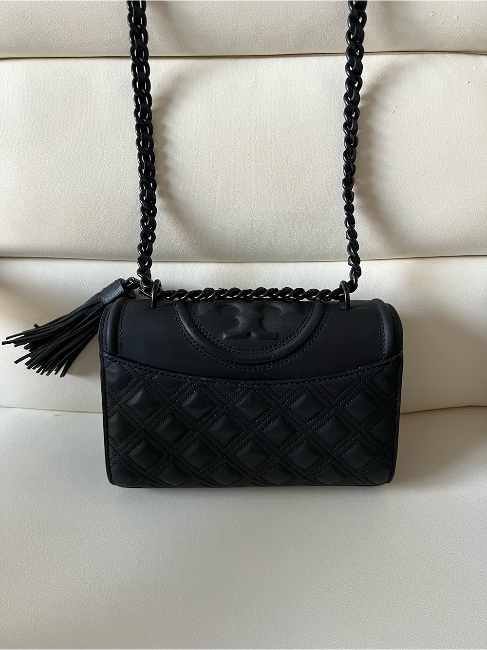 Tory Burch Black Quilted Logo Shoulder Bag with Chain Strap - Picture 4 of 6